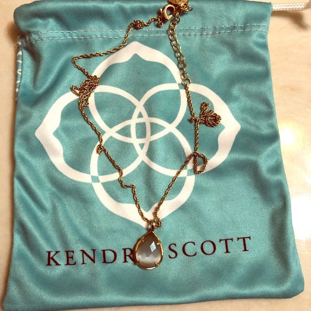 Kendra Scott necklace